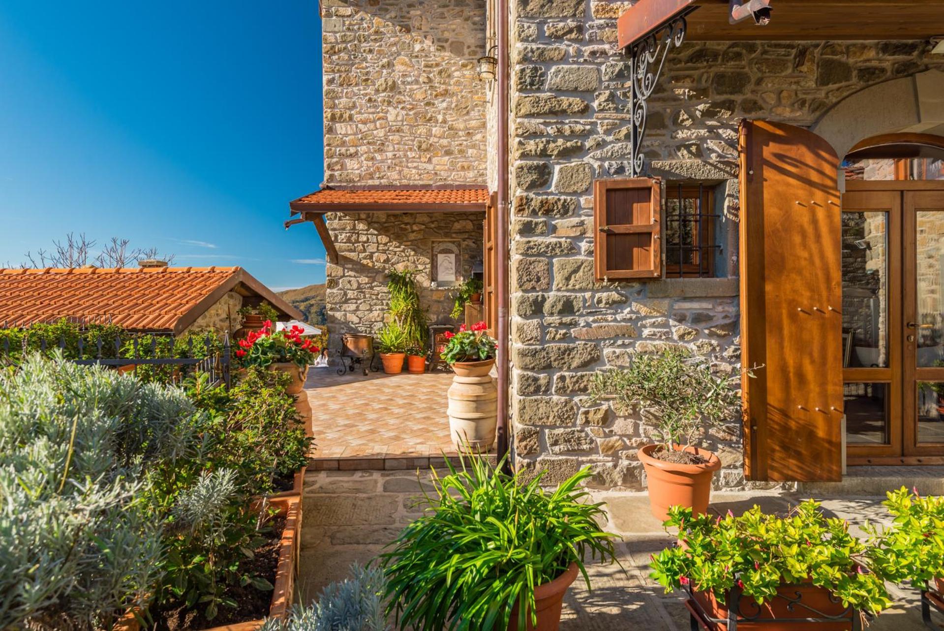 Vivi Luxury Country House Comano  Exteriör bild