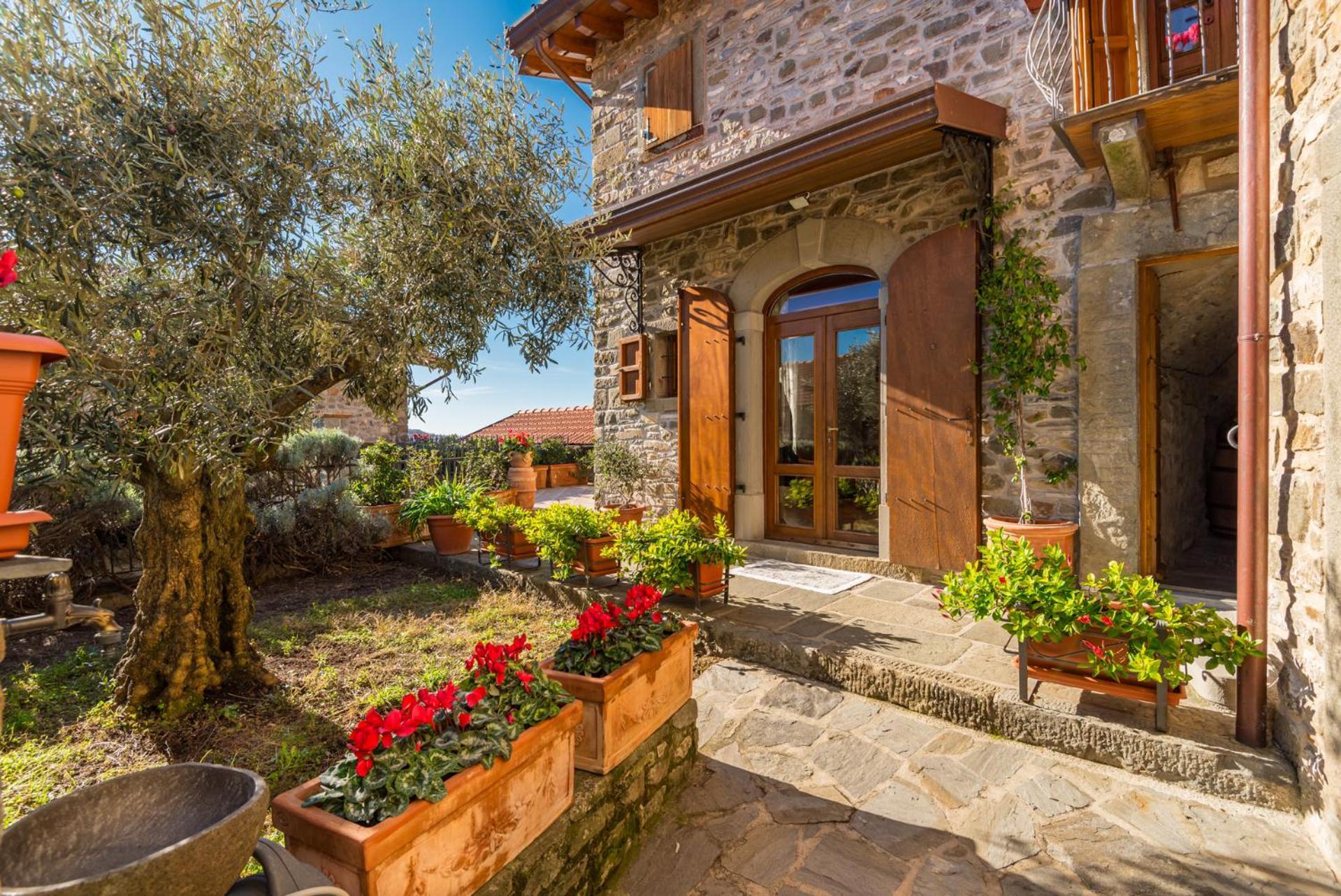Vivi Luxury Country House Comano  Exteriör bild